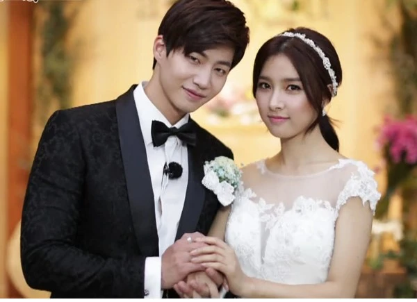 Song Jae Rim Wife